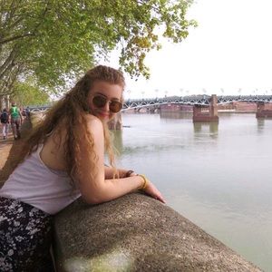 Meet your Posher, Sierra